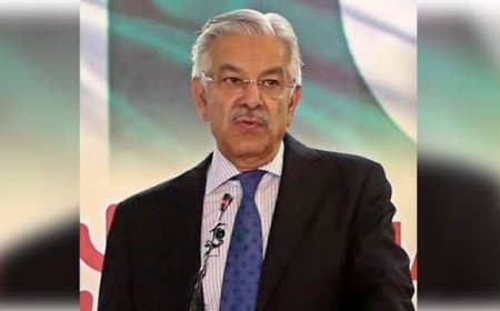 ख्वाजा आसिफ ने PoK के प्रदर्शनकारियों को बताया भारत जैसा दुश्मन, पाकिस्तान सेना के नरसंहार पर भड़का आक्रोश