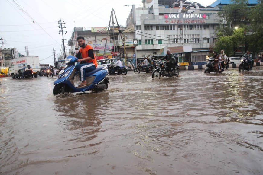 मध्य प्रदेश में मानसून की जोरदार वापसी, उज्जैन में शिप्रा उफान पर, छतरपुर में आकाशीय बिजली से दो की मौत