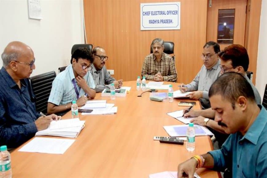दतिया उपचुनाव: मुख्य निर्वाचन पदाधिकारी ने तैयारियों का लिया जायजा, दिए कड़े निर्देश