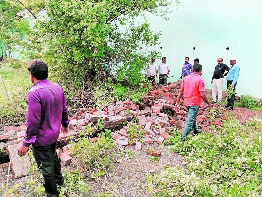 मुक्तिधाम मार्ग से हटा अतिक्रमण, निगम की कार्रवाई से नागरिकों को बड़ी राहत मिली आखिर