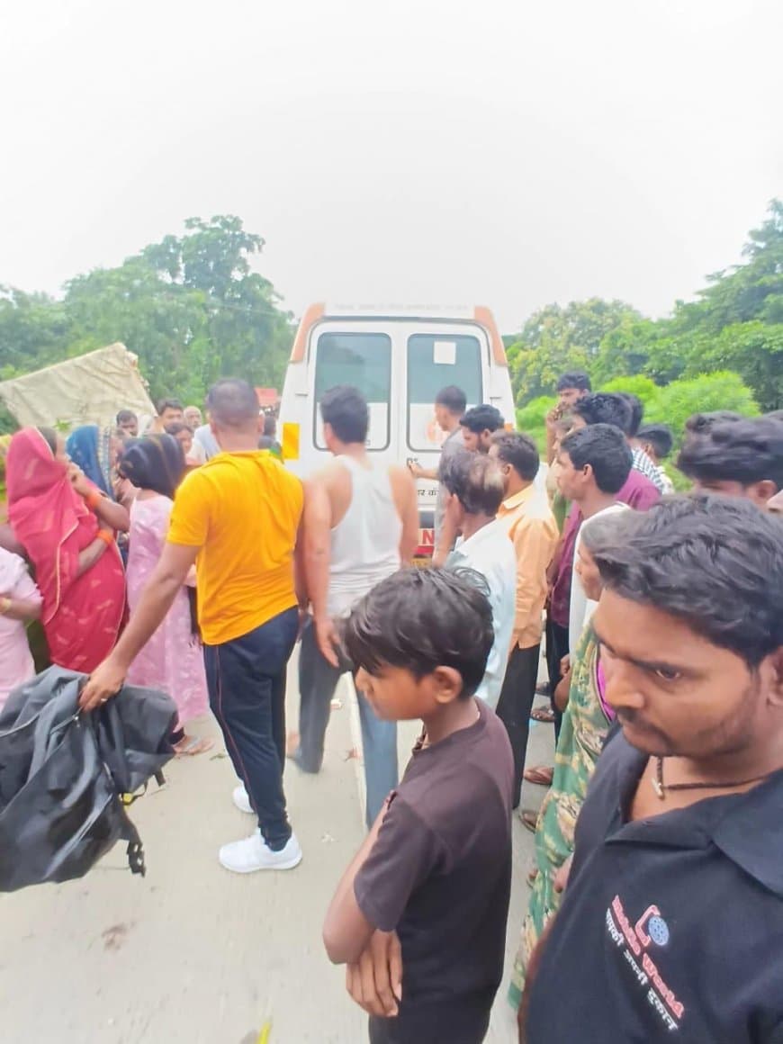 यूपी: टीनशेड में घुसा तेज रफ्तार ट्रक... एक ही परिवार के चार लोगों ने मौके पर ही तोड़ा दम