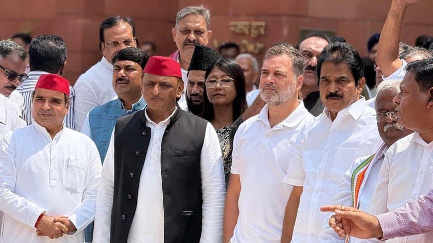 संसद में नहीं थम रहा संग्राम: राज्यसभा में पेश होगा पेपर लीक बिल... दानपात्र लेकर पहुंचे सपा सांसद 