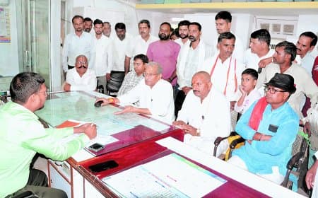 चित्रकूट में सरकारी कामकाज पर विधायक का हमला, एसडीओ हटे, सड़क निर्माण में भ्रष्टाचार के आरोप