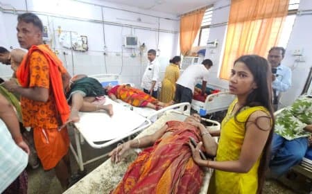 बिहार: लखीसराय के अशोकधाम मंदिर में करंट की अफवाह से भगदड़, आठ महिला श्रद्धालुओं की मौत