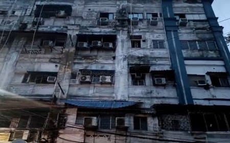 कोलकाता होटल अग्निकांड: आग की चपेट में आने से 9 बांग्लादेशी नागरिकों की दर्दनाक मौत, कई घायल