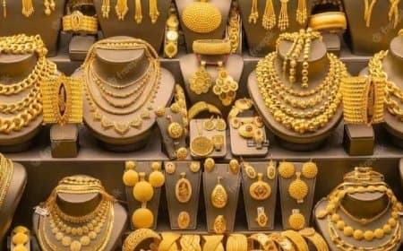 सोना 1,62,000 के पार तो चांदी के गिरे दाम
