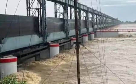 Bihar Flood Alert: नेपाल में झील टूटने के बाद बिहार में हाई अलर्ट, गंडक बैराज पर बढ़ी निगरानी