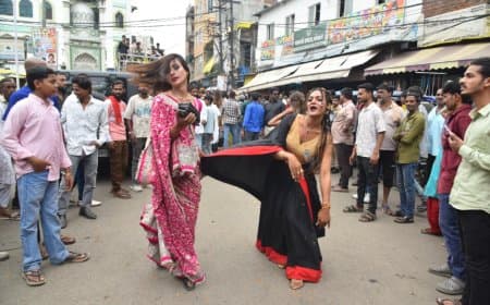 भोपाल:  'भुजियारे जुलूस' में खूब थिरके किन्नर  ढोल-नगाड़ों के साथ मनाया उत्सव