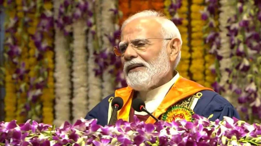 दिल्ली: पीएम मोदी ने कहा-मैं बाबा बागेश्वर तो नहीं हूं... लेकिन छात्रों के मन कुछ न कुछ तो चलता होगा