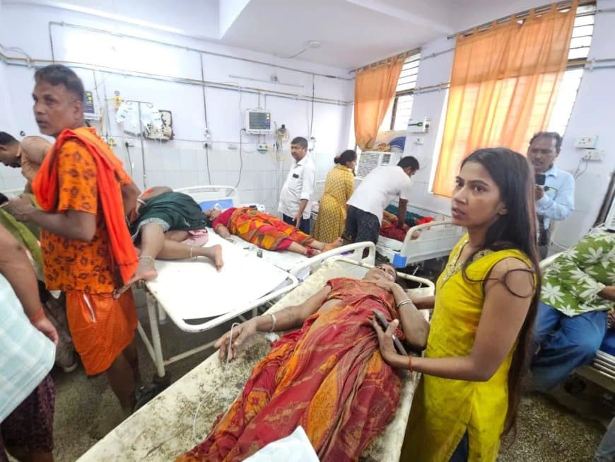 बिहार: लखीसराय के अशोकधाम मंदिर में करंट की अफवाह से भगदड़, आठ महिला श्रद्धालुओं की मौत