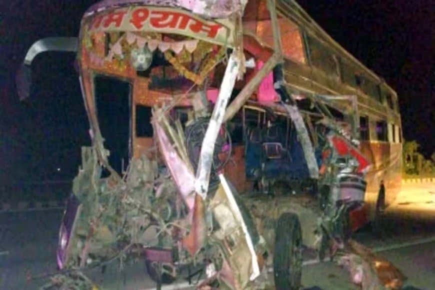 तेलंगाना में भीषण हादसा: बस और ट्रक की टक्कर, छह की मौत... मृतकों में सभी महिलाएं, 12 घायल