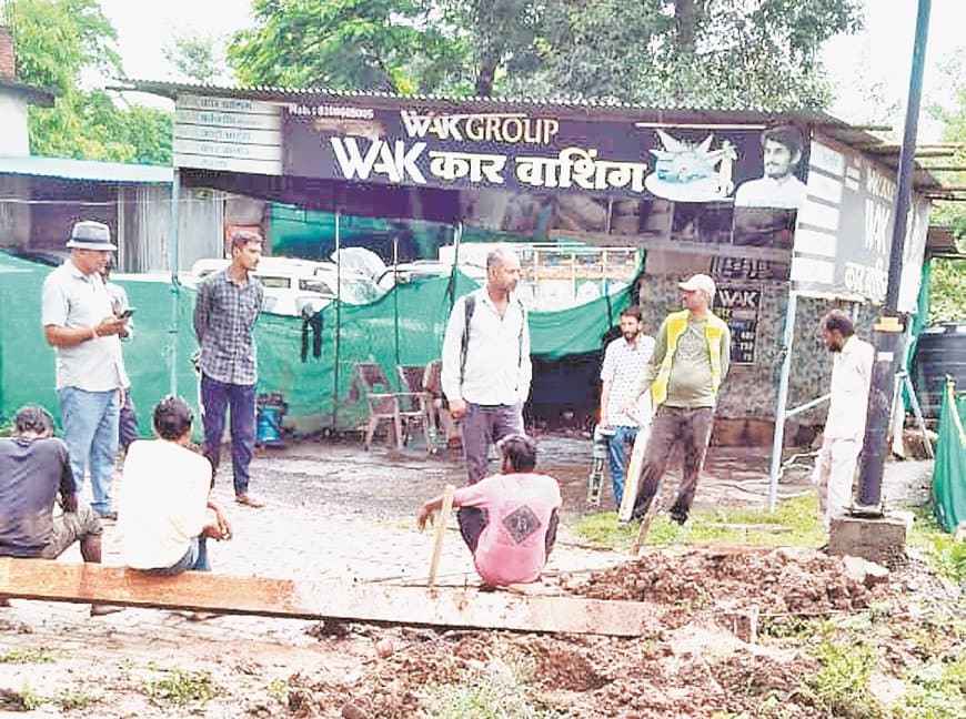 पन्ना नाका में सरकारी जमीन पर ट्रांसफार्मर लगाने को लेकर विवाद, प्रशासन ने मौके पर पहुंचकर कराया समझौता