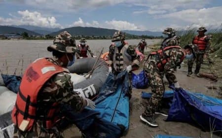 नेपाल में बाढ़ के बाद तबाही का मंजर...अब तक 939 शव बरामद...4000 लापता...एक ही घर में मिलीं 24 लाश