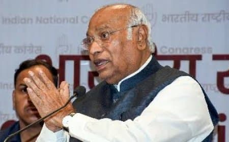 हल्द्वानी 'शुद्धिकरण' विवाद पर कांग्रेस का उग्र प्रदर्शन, 7 सितंबर को देहरादून में मुख्यमंत्री आवास का होगा घेराव