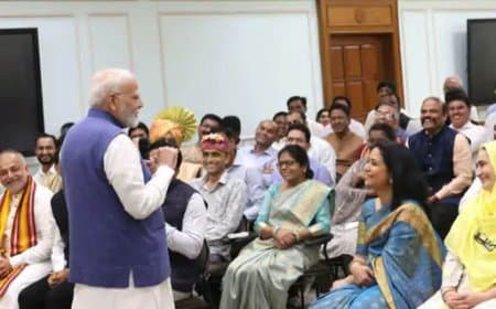 शिक्षकों से संवाद: पीएम मोदी का सवाल-अच्छा स्पीकर कैसे बनें... शिक्षिका ने दिया जवाब-चाहिए कॉन्फिडेंस