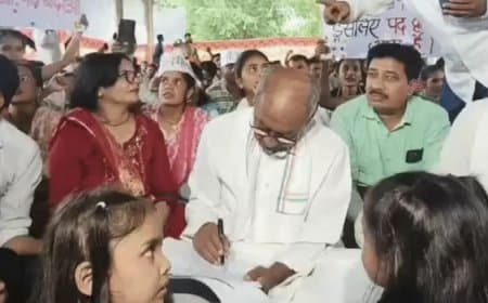 MP Teacher Bharti Protest: 15 दिनों से भूख हड़ताल पर शिक्षक अभ्यर्थी, दिग्विजय सिंह ने किया समर्थन