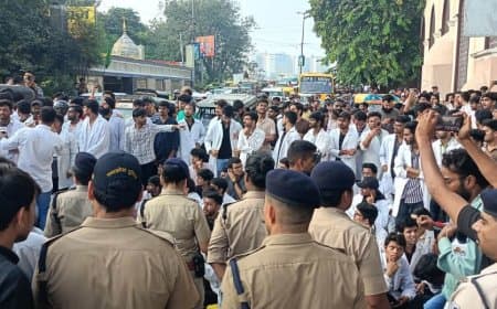 मध्यप्रदेश में डॉक्टरों का हल्लाबोल: पूरे प्रदेश में सरकारी अस्पतालों की ओपीडी बंद, सीएम हाउस के रास्ते सील