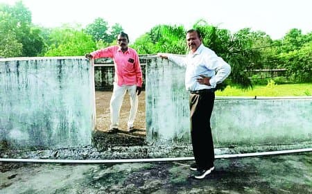 पेंशन नहीं मिली तो कॉलेज की छत पर चढ़ा रिटायर्ड कर्मचारी, प्राचार्य की समझाइश से टला हादसा
