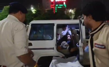 सागर जहरीली शराब कांड: इनामी शिवांजय राजपूत का हाफ एनकाउंटर, पुलिस ने पैर में मारी गोली सागर जहरीली शराब कांड: इनामी शिवांजय राजपूत का हाफ एनकाउंटर, पुलिस ने पैर में मारी गोली
