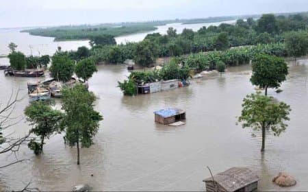 आफत की बारिश: बिहार में 50 लाख आबादी बाढ़ में घिरी, उत्तराखंड में भूस्खलन,सड़कें ठप, यूपी में उफान पर नदियां