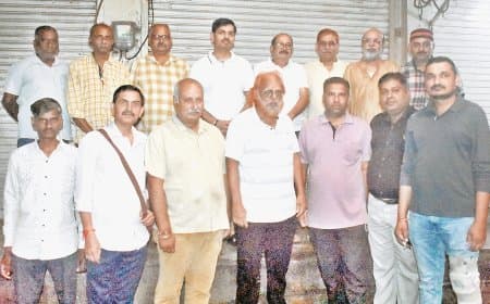 समाचार विक्रेताओं के बीच स्टार समाचार ने मनाया जनसरोकार की पत्रकारिता के 16 साल का जश्न