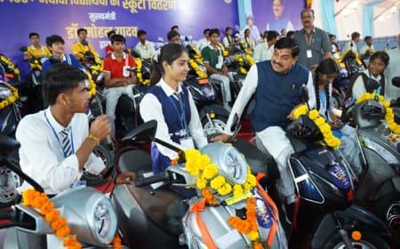 MP E-Scooty Yojana 2026: 7400 मेधावी विद्यार्थियों को ई-स्कूटी, मुख्यमंत्री ने कहा- मेधा का सम्मान