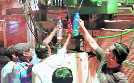 भैंसाखाना चौक में मसाला लदा पिकअप ट्रांसफार्मर से टकराया, बिजली आपूर्ति बाधित, ढाई लाख की क्षति