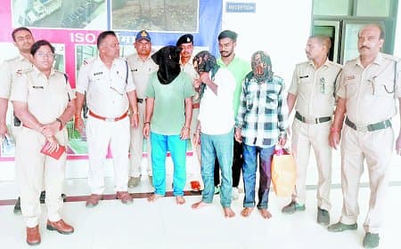 शिक्षक दंपती के सूने घर में लाखों की चोरी का खुलासा, चार आरोपी गिरफ्तार, जेवर बरामद