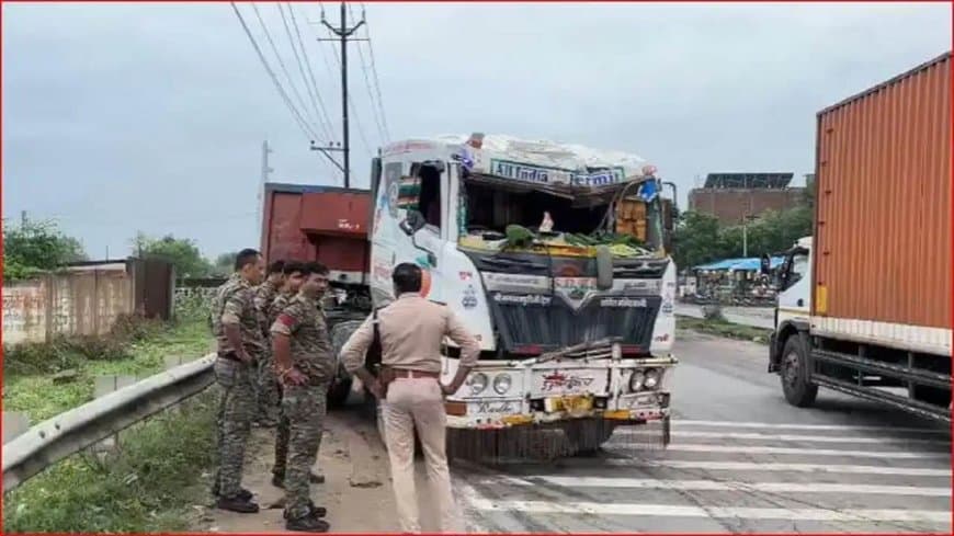 मुरैना में भीषण हादसा: कंटेनर ने तीन महिलाओं को रौंदा...एक ने मौके पर तो दो ने अस्पातल में तोड़ा दम