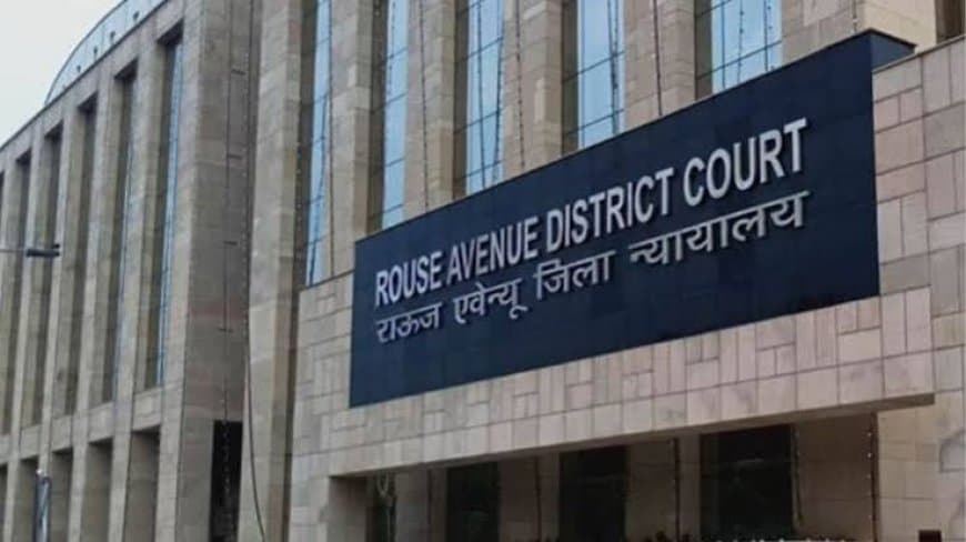 IRCTC Money Laundering Case: कोर्ट ने लालू, राबड़ी और तेजस्वी के खिलाफ चार्ज फ्रेम करने का आदेश दिया