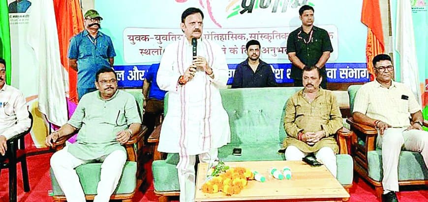 विंध्य में पर्यटन की अपार संभावनाएं, युवाओं की टीम ने रीवा के पर्यटन स्थलों का किया भ्रमण
