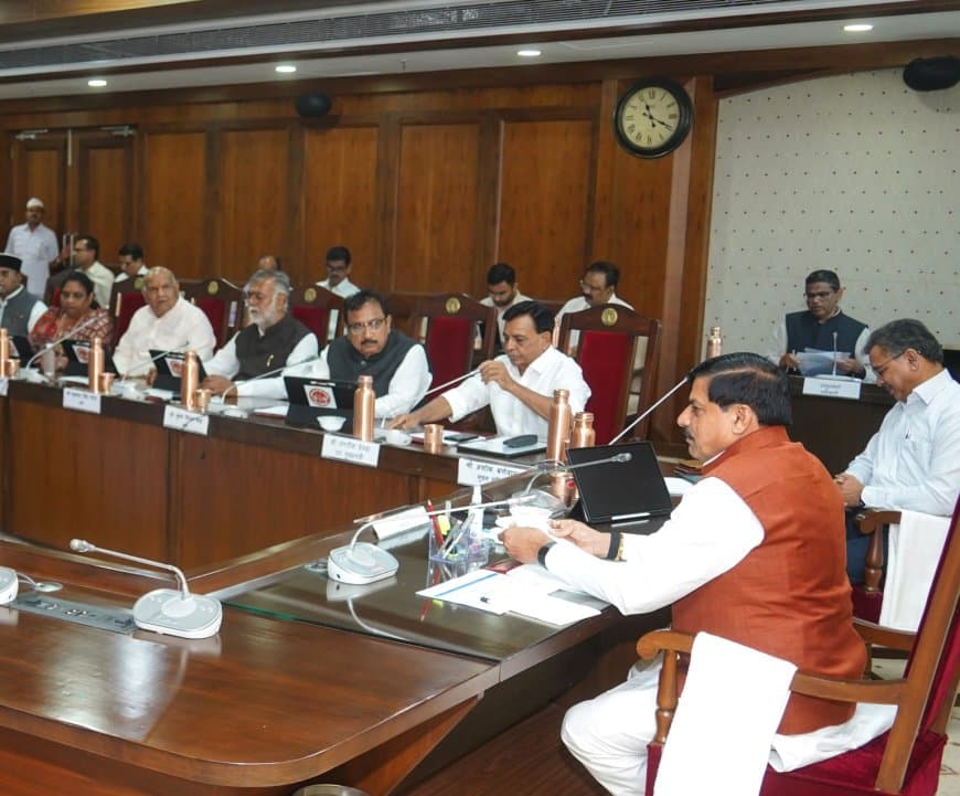 मोहन कैबिनेट: बच्चों की ड्रेस के लिए 600 रु. देगी सरकार, मध्यप्रदेश में अग्निवीरों को मिलेगा 20 फीसदी आरक्षण