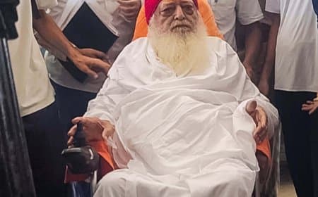 आसाराम ने पैरोल खत्म होने के बाद नहीं किया सरेंडर, उज्जैन के धनवंतरी आयुर्वेद अस्पताल में करा रहा उपचार