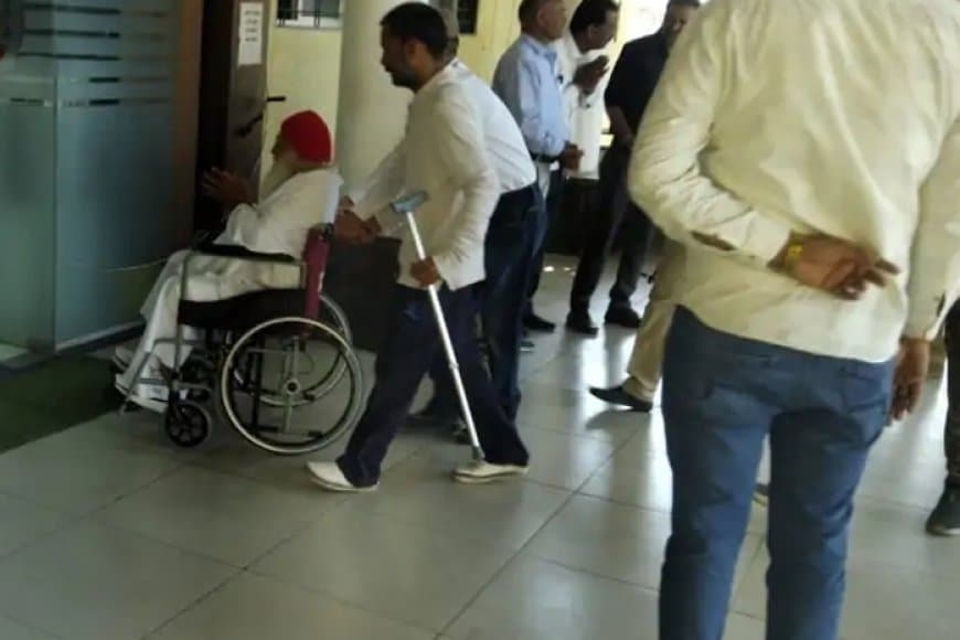 उज्जैन में जेल में बंद आसाराम की तबीयत बिगड़ी: सीने में तेज दर्द के बाद आश्रम में डॉक्टरों ने शुरू किया इलाज