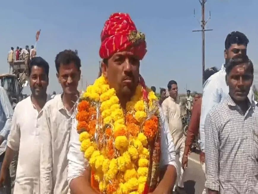 मध्यप्रदेश निकाय चुनाव: सुसनेर नगर परिषद अध्यक्ष पद पर भाजपा का कब्जा, समर्थकों ने जेसीबी से बरसाए फूल 