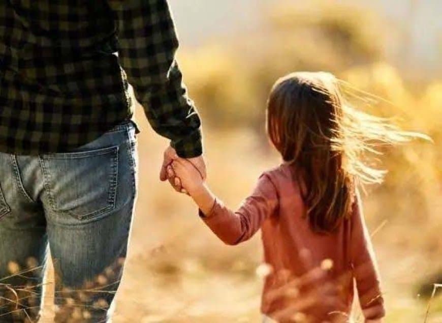 बच्चे को जबरन चूमना स्नेह नहीं: मुंबई की पॉक्सो कोर्ट ने 50 वर्षीय व्यक्ति को सुनाई 5 साल की कठोर कैद  