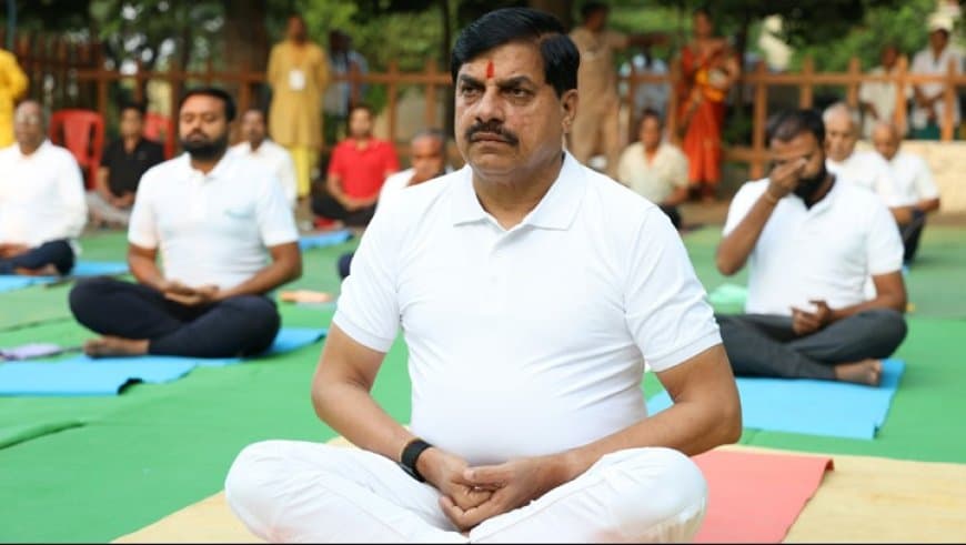 सीएम मोहन यादव ने जामली में किया योगाभ्यास, 'यत् पिण्डे तत् ब्रह्माण्डे' का दिया संदेश