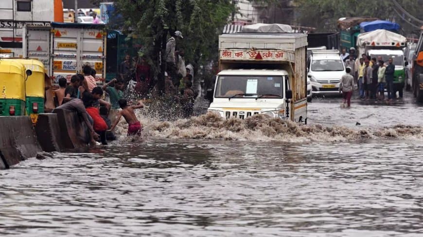 राजस्थान पानी-पानी और डूब गया अजमेर... मध्यप्रदेश में अब तक 20.5 इंच बारिश दर्ज राजस्थान पानी-पानी और डूब गया अजमेर... मध्यप्रदेश में अब तक 20.5 इंच बारिश दर्ज