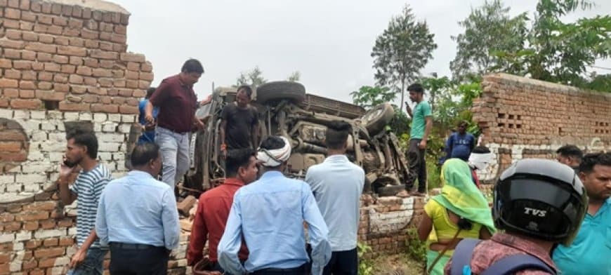 अनूपपुर... रफ्तार बनी काल... स्कॉर्पियो ने बाइक को मारी टक्कर... पांच की मौत अनूपपुर... रफ्तार बनी काल... स्कॉर्पियो ने बाइक को मारी टक्कर... पांच की मौत