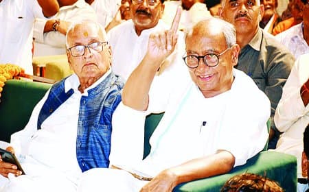 कभी विंध्य की राजनीति में धूम मचाने वाली ‘श्रीयुत-दिग्गी’ जोड़ी फिर बनी यादों का कारवां, रीवा में उमड़ा कांग्रेस कार्यकर्ताओं का सैलाब