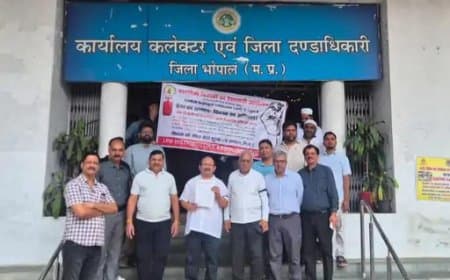 गैस सिलेंडर की होम डिलीवरी राशि बढ़ाने की मांग