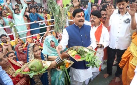 छठ....आस्था का सैलाब: सीएम ने दिया अर्घ्य, भोपाल में बना पहला छठ मैया मंदिर