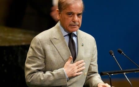 पाकिस्तान पीएम की फजीहत...  प्रोपेगेंडा फैलाते पकड़ाए शहबाज