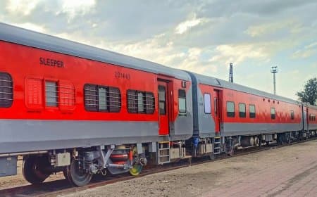 साबरमती एक्सप्रेस...जवान ने मांगी चादर...अटेंडेंट ने कर दी हत्या