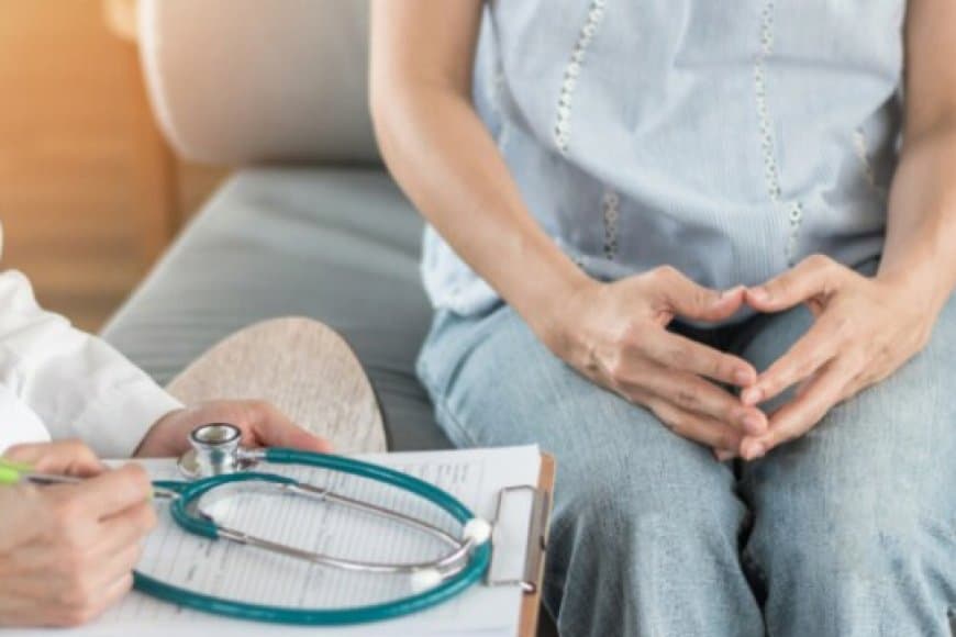 इन गलतियों की वजह से महिलाओं में बढ़ जाता है सर्वाइकल कैंसर का खतरा, बरतें ये सावधानियां