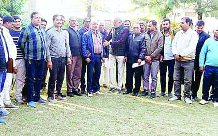 संजय गांधी अस्पताल में आउटसोर्स कर्मचारियों का आक्रोश: हाइट्स और एजाइल कंपनी पर शोषण के आरोप, कलेक्टर से की न्याय की मांग