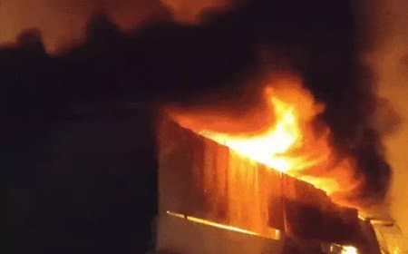 भोपाल... आधी रात फिर टिंबर-शोरूम और गोदाम में लगी भीषण आग