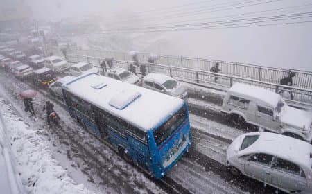 एमपी में बारिश: उत्तरकाशी में बर्फबारी... राजस्थान में सर्दी का सितम