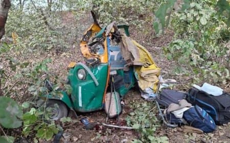 आगरा: ट्रक ने दो आटो को मारी टक्कर... पांच लोगों की मौत... तीन घायल