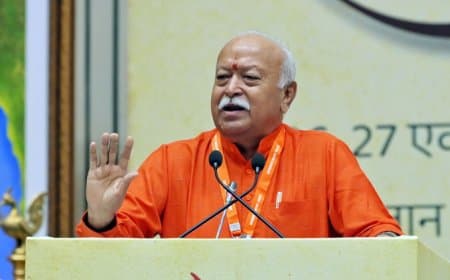 यूपी: भागवत बोले-संघ सत्ता का अभिलाषी नहीं, हिंदुओं को संगठित करना लक्ष्य